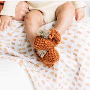 New! The Blueberry Hill -BOOTIES WITH POM, Rifle -cinnamon